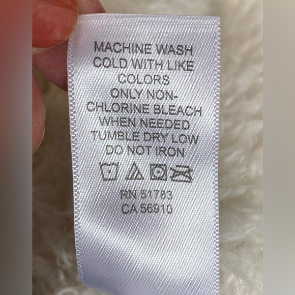 Maurices Vest Womens Size large Plaid Green Red Blue Warm Fuzzy Wool Faux Fur. - Picture 10 of 10